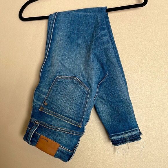 Madewell sz 25 distressed high rise skinny jeans with release hem. Like new. - Picture 3 of 9